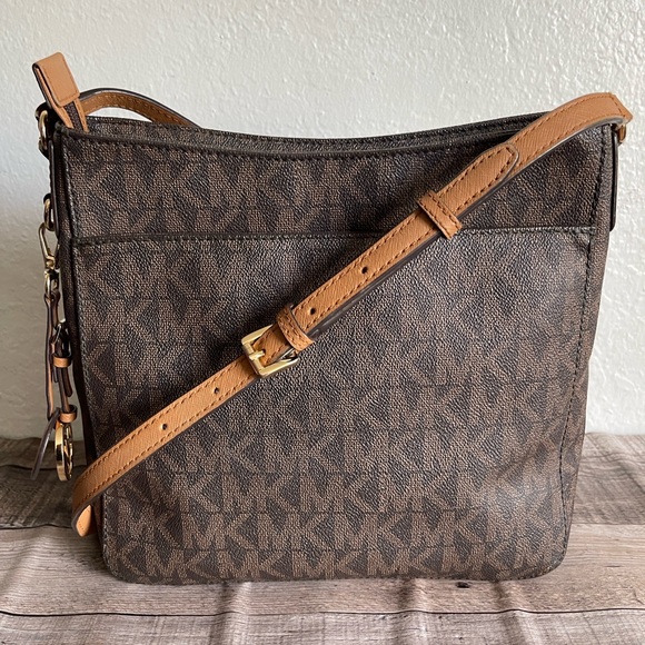 Michael Kors Crossbody - Picture 3 of 10